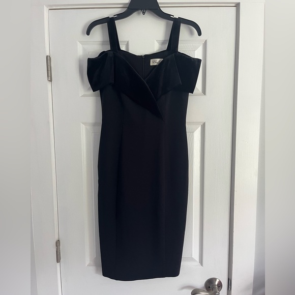 Black dress - Picture 1 of 2
